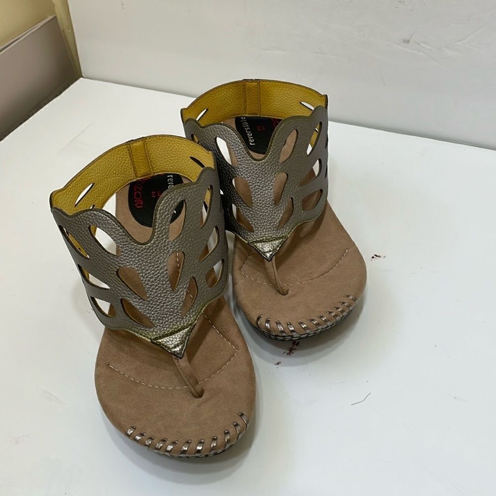 MODZORI REVERSIBLE SANDALS IN LEATHER‎ - Picture 2 of 10